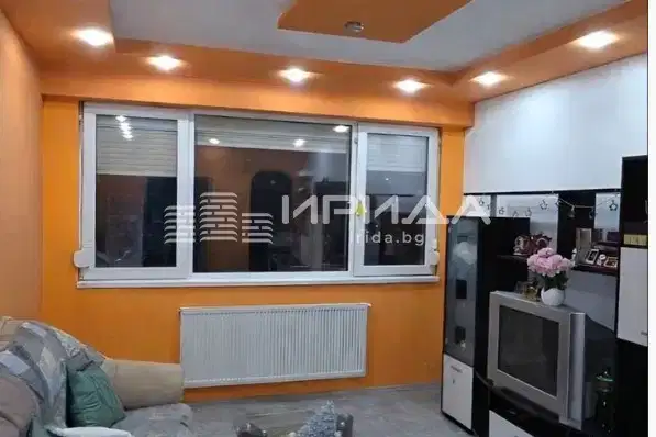 Тристаен апартамент в Дружба 1 с ТЕЦ отопление