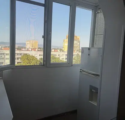 Снимка 2 — Тристаен апартамент 85 кв.м. в Дружба 1 с асансьор