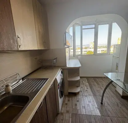 Снимка 3 — Тристаен апартамент 85 кв.м. в Дружба 1 с асансьор