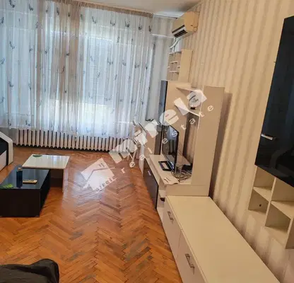 Photo 2 — One-room apartment in Druzhba 1 with elevator and district heating
