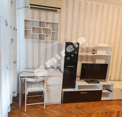 Photo 3 — One-room apartment in Druzhba 1 with elevator and district heating