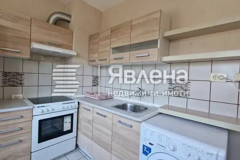 Двустаен апартамент с южно изложение в Дружба 2, София