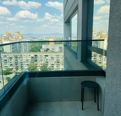 Снимка 4 — Двустаен апартамент с панорамна тераса в Дружба 2, София