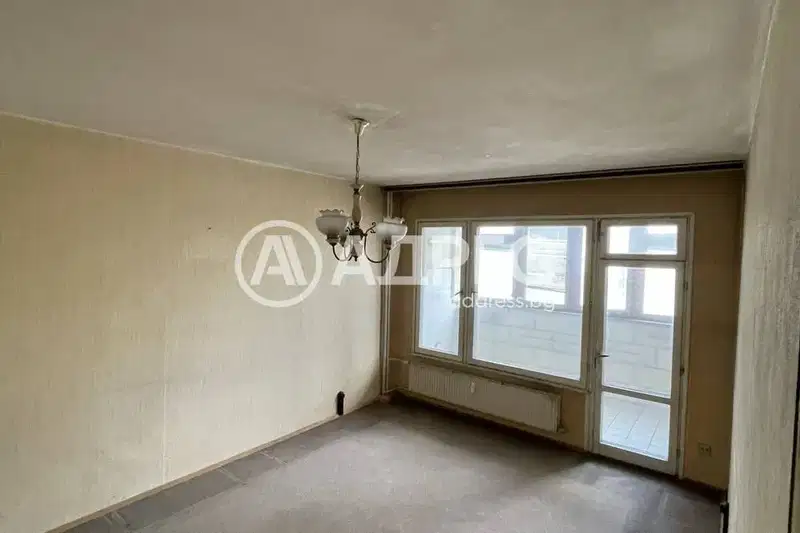 Two-room apartment in Darvenitsa with potential for three-room