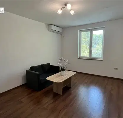 Photo 3 — Two-room apartment in Darvenitsa with balcony and attic space