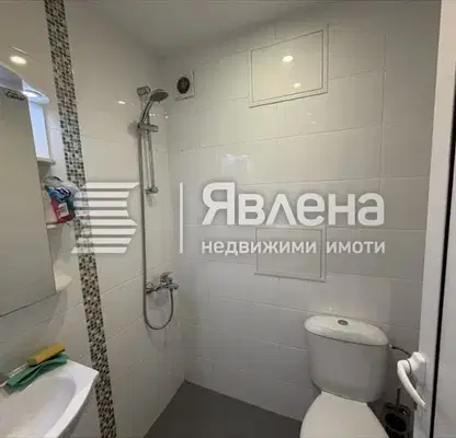 Снимка 3 — Двустаен апартамент с усвоени балкони във Фондови жилища, София