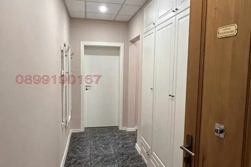 Тристаен апартамент в София, Фондови жилища с остъклена тераса
