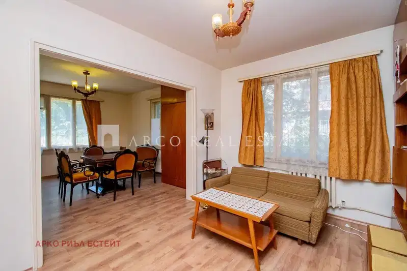 Тристаен апартамент с 98 кв.м в Гео Милев, близо до парк