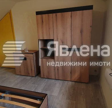 Снимка 5 — Двустаен апартамент в Гео Милев с южно изложение