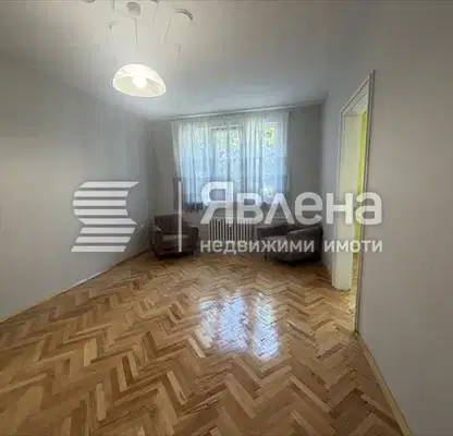 Снимка 2 — Двустаен апартамент в Гео Милев с паркомясто