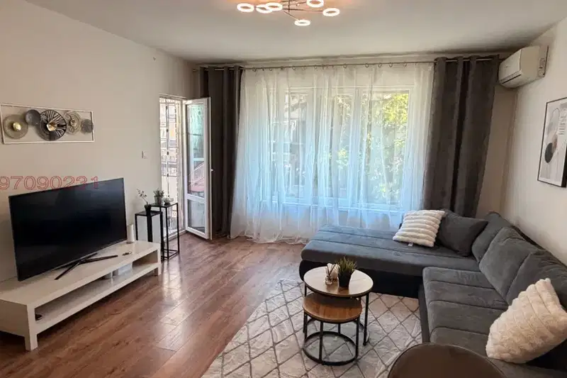 3-bedroom apartment in Sofiya, Hladilnika