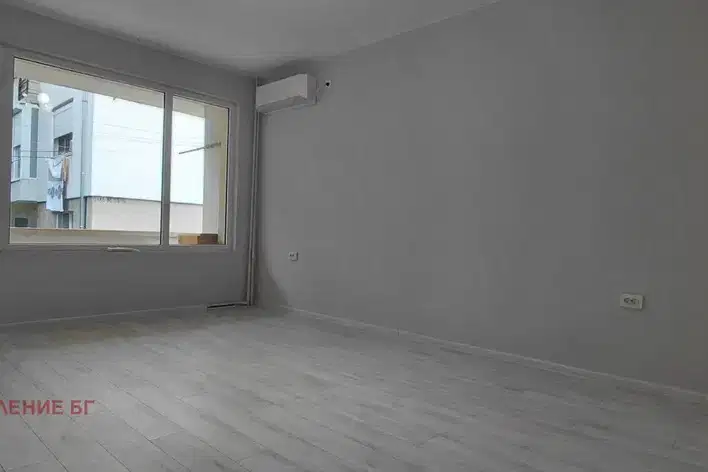 Three-room apartment with balcony in Hladilnika, Sofia