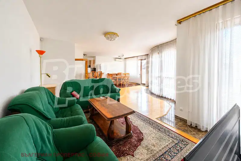 Spacious 4-room apartment with terraces in Hladilnika, Sofia