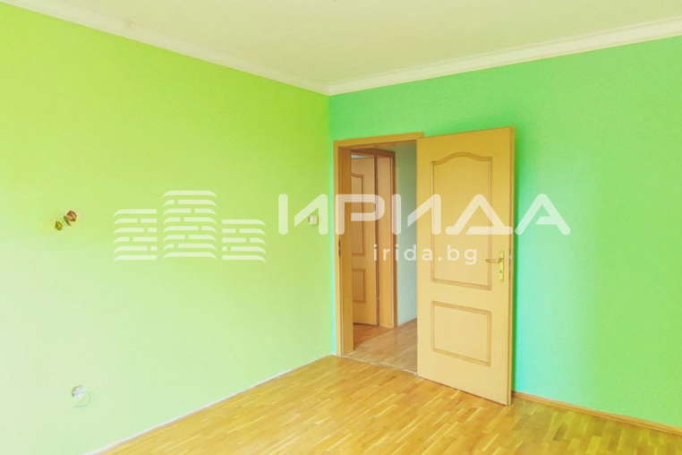 Three-room apartment with 100 sq m in Ivan Vazov, Sofia