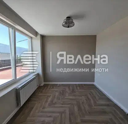 Снимка 4 — Тристаен апартамент с тераса в Изгрев, София