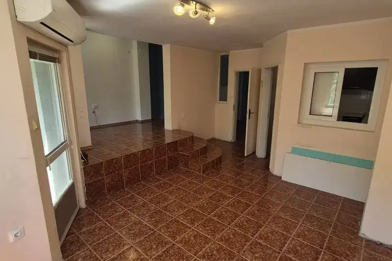 Three-room apartment with two terraces in Izgrev, Sofia