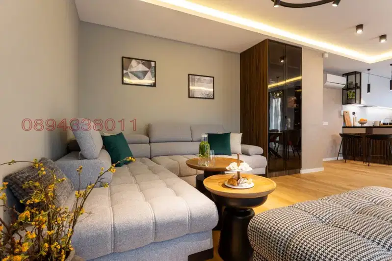 Spacious 4-room apartment in Izgrev with terraces and parking