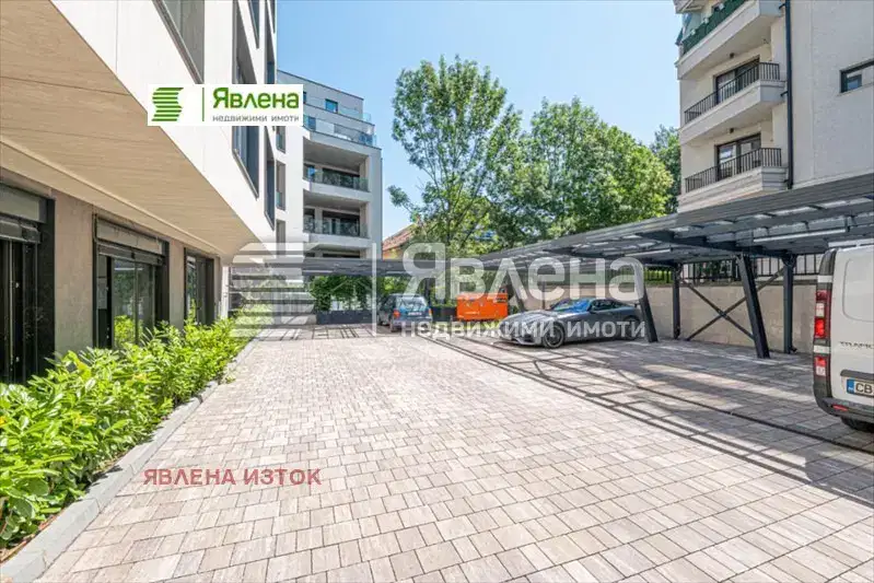 Three-room apartment with ground floor and inner courtyard in Iztok, Sofia