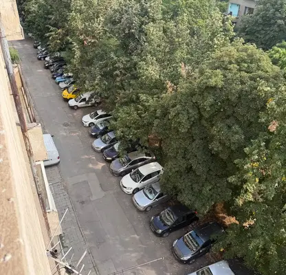 Снимка 2 — Тристаен апартамент с панорамна гледка в кв. Изток, София