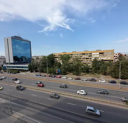 Снимка 3 — Тристаен апартамент с панорамна гледка в кв. Изток, София