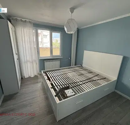 Photo 2 — Spacious 3-room apartment in Iztok with large terrace