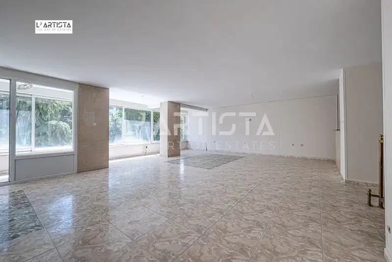 Large apartment with garage in Iztok district, Sofia