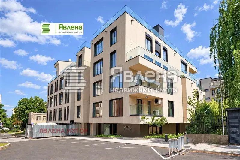 Penthouse with 4 bedrooms and panoramic terraces in Iztok district, Sofia