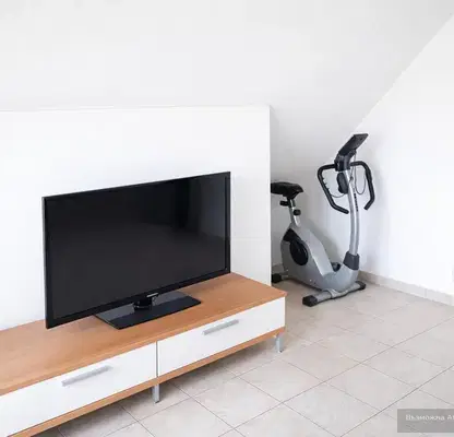 Photo 3 — One-room apartment in Iztok, Sofia with elevator and video surveillance