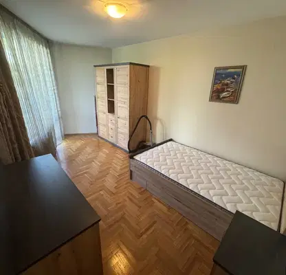 Снимка 5 — Тристаен апартамент с тераса в кв. Изток, София