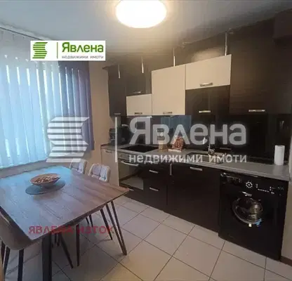 Снимка 2 — Тристаен апартамент с тераса в кв. Изток, София