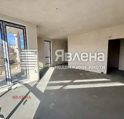 Снимка 3 — Двустаен апартамент в Карпузица с балкон и асансьор