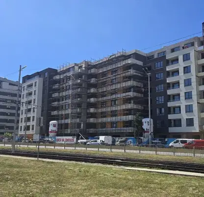 Снимка 2 — Тристаен апартамент с две тераси в Красна поляна 2, София