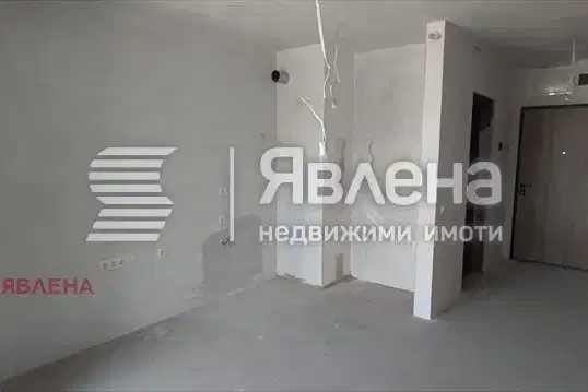 Едностаен апартамент в Красно село с балкон и гледка