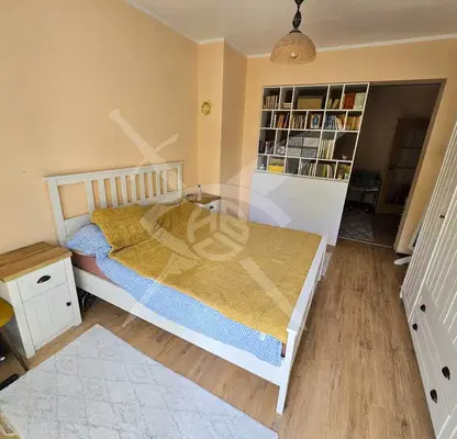Снимка 2 — Тристаен апартамент в Красно село с тераса на трети етаж