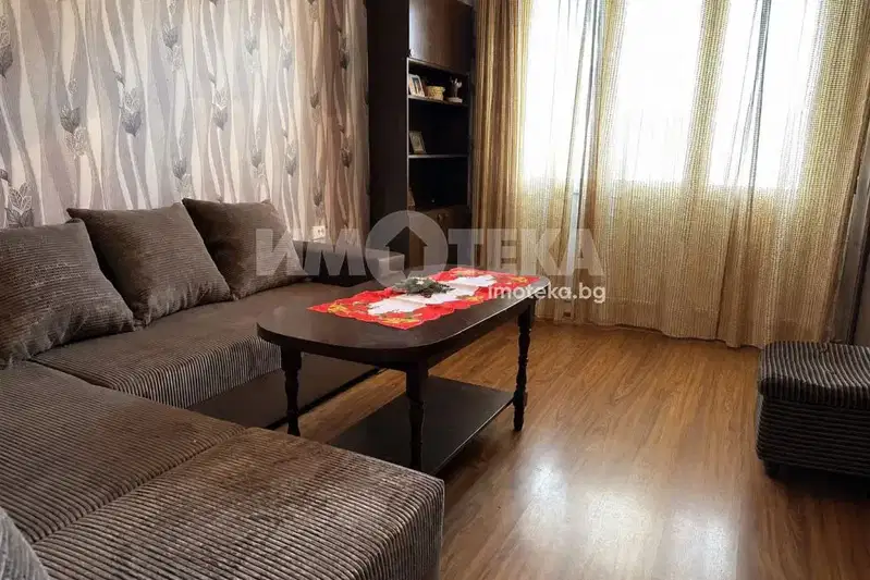3-room apartment in Krasno selo with elevator and close to metro