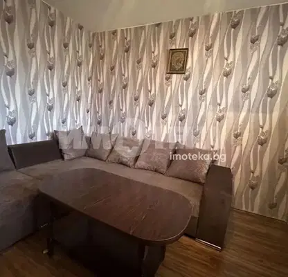 Снимка 2 — 3-стаен апартамент в Красно село с асансьор и близо до метро