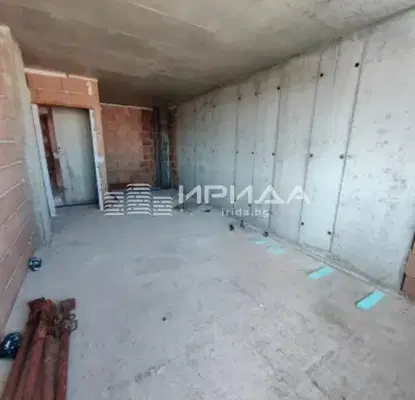 Снимка 4 — Тристаен апартамент с тераса в Кръстова вада, София