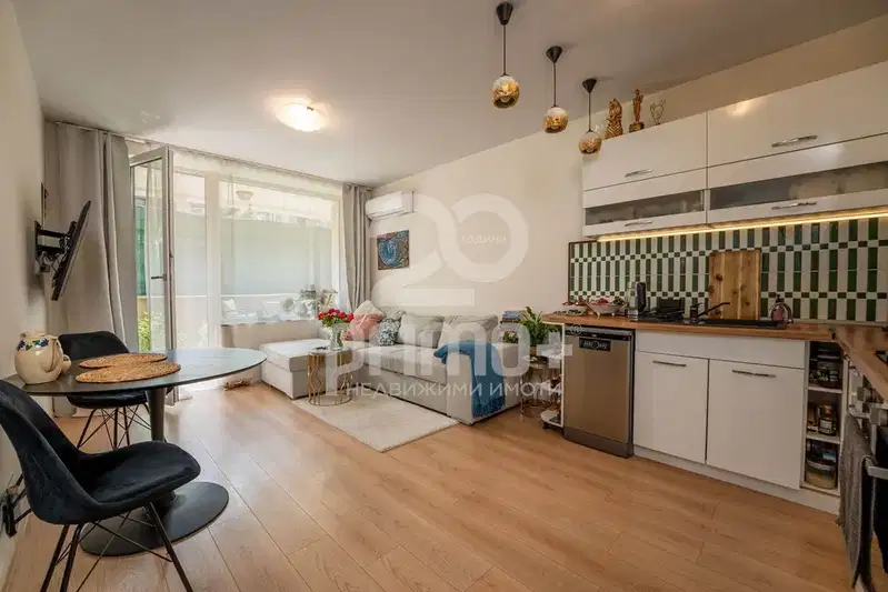 3-bedroom apartment in Sofiya, Krystova Vada