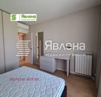 Снимка 3 — Тристаен апартамент с функционално разпределение в Кръстова вада
