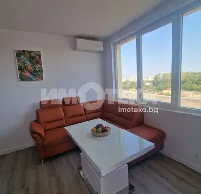 Photo 2 — Three-room apartment with balconies in Krastova vada, Sofia