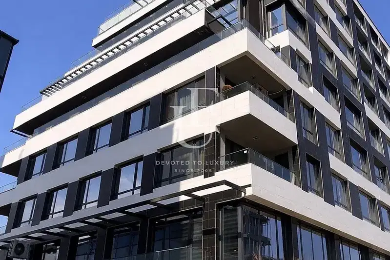 Четиристаен апартамент с две тераси в Кръстова вада, София