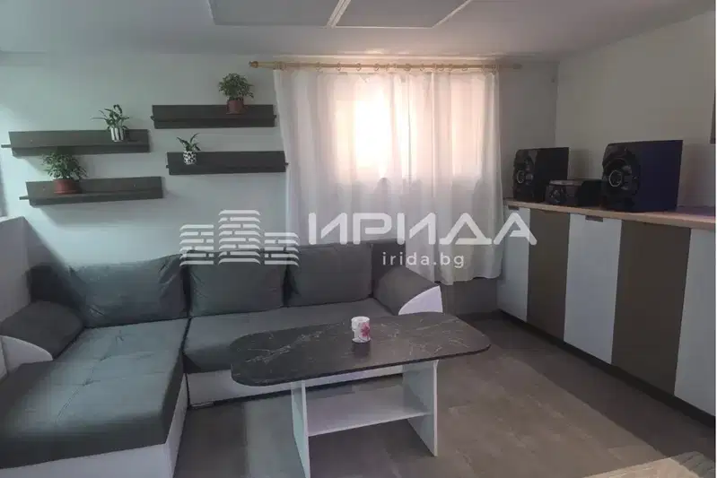 Двустаен апартамент в Лагера, София с мазе