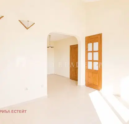 Снимка 2 — Двустаен апартамент с панорама в Лагера, София