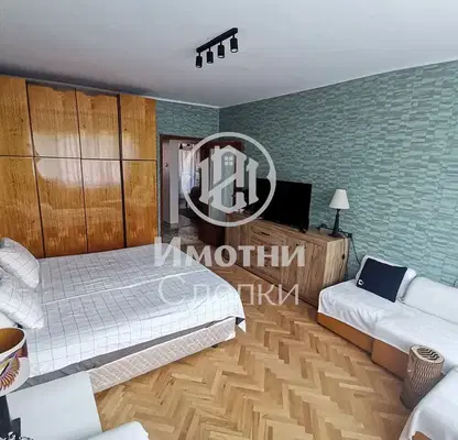 Снимка 2 — Тристаен апартамент 81 кв.м. в Лагера с остъклена тераса
