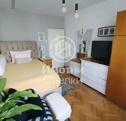 Снимка 3 — Тристаен апартамент 81 кв.м. в Лагера с остъклена тераса