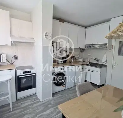 Снимка 5 — Тристаен апартамент 81 кв.м. в Лагера с остъклена тераса