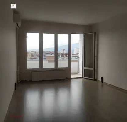 Photo 3 — Two-room apartment with balconies in Lagera, Sofia