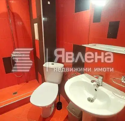 Снимка 5 — Двустаен апартамент с голяма тераса в Лагера, София