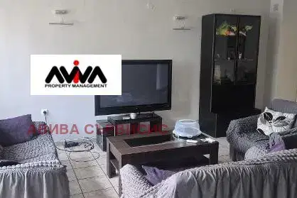 Тристаен апартамент с голяма тераса в Лагера, София