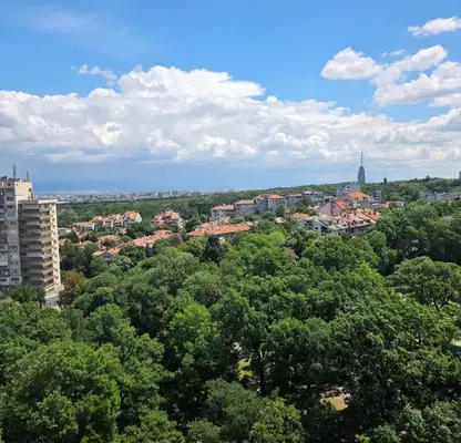 Снимка 2 — Двустаен апартамент с панорамна тераса в Лозенец, София